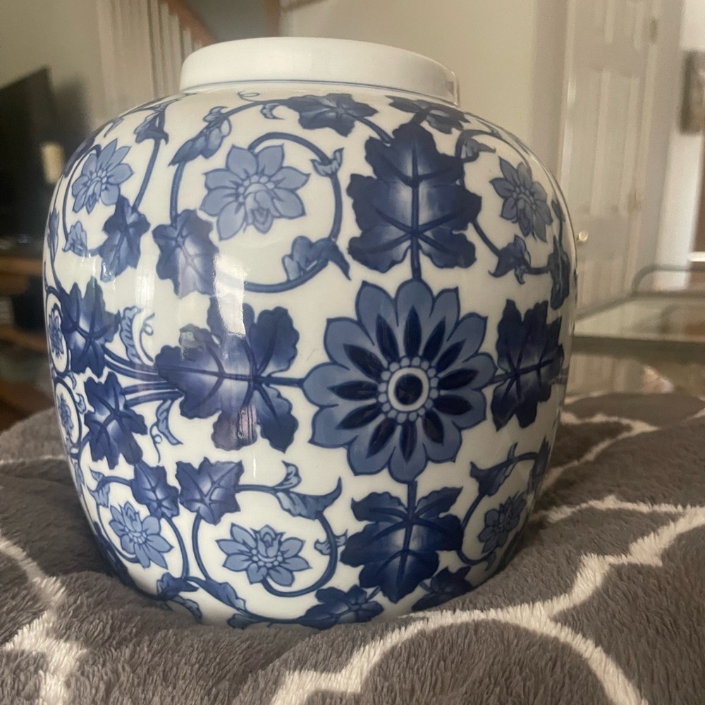 Vintage Bombay Blue and White Accent Vase with Traditional Floral Design